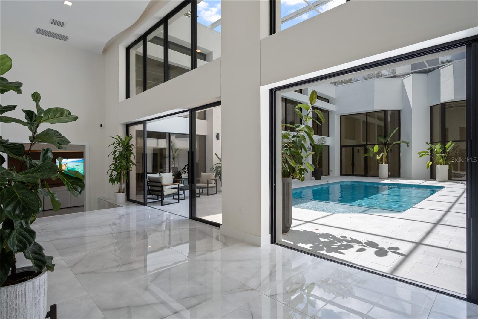 808 Sweetwater Club, Longwood, FL 32779