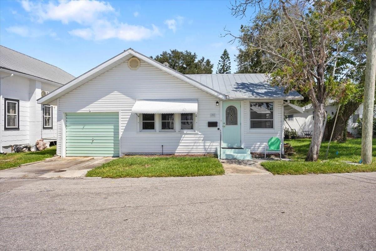 9 Seminole, Bradenton, FL 34208