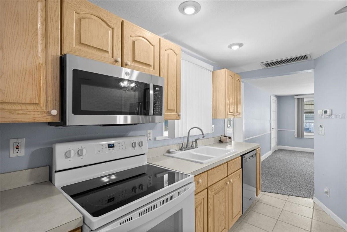 9 Seminole, Bradenton, FL 34208