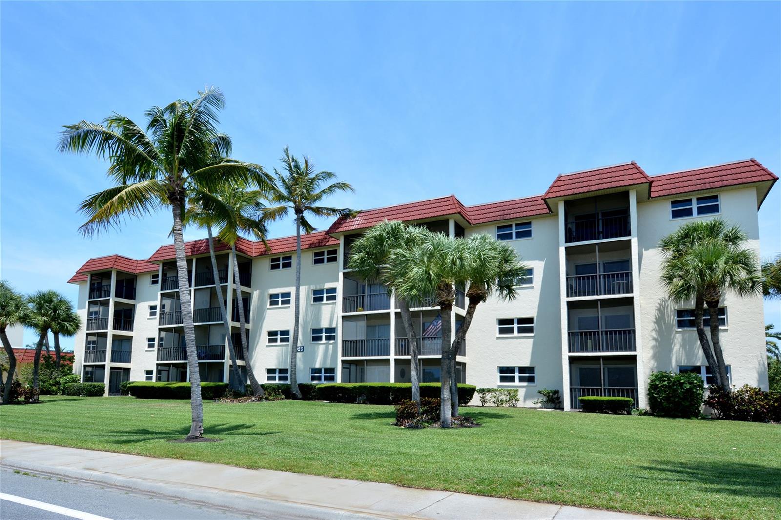 925 Beach Unit 310, Sarasota, FL 34242