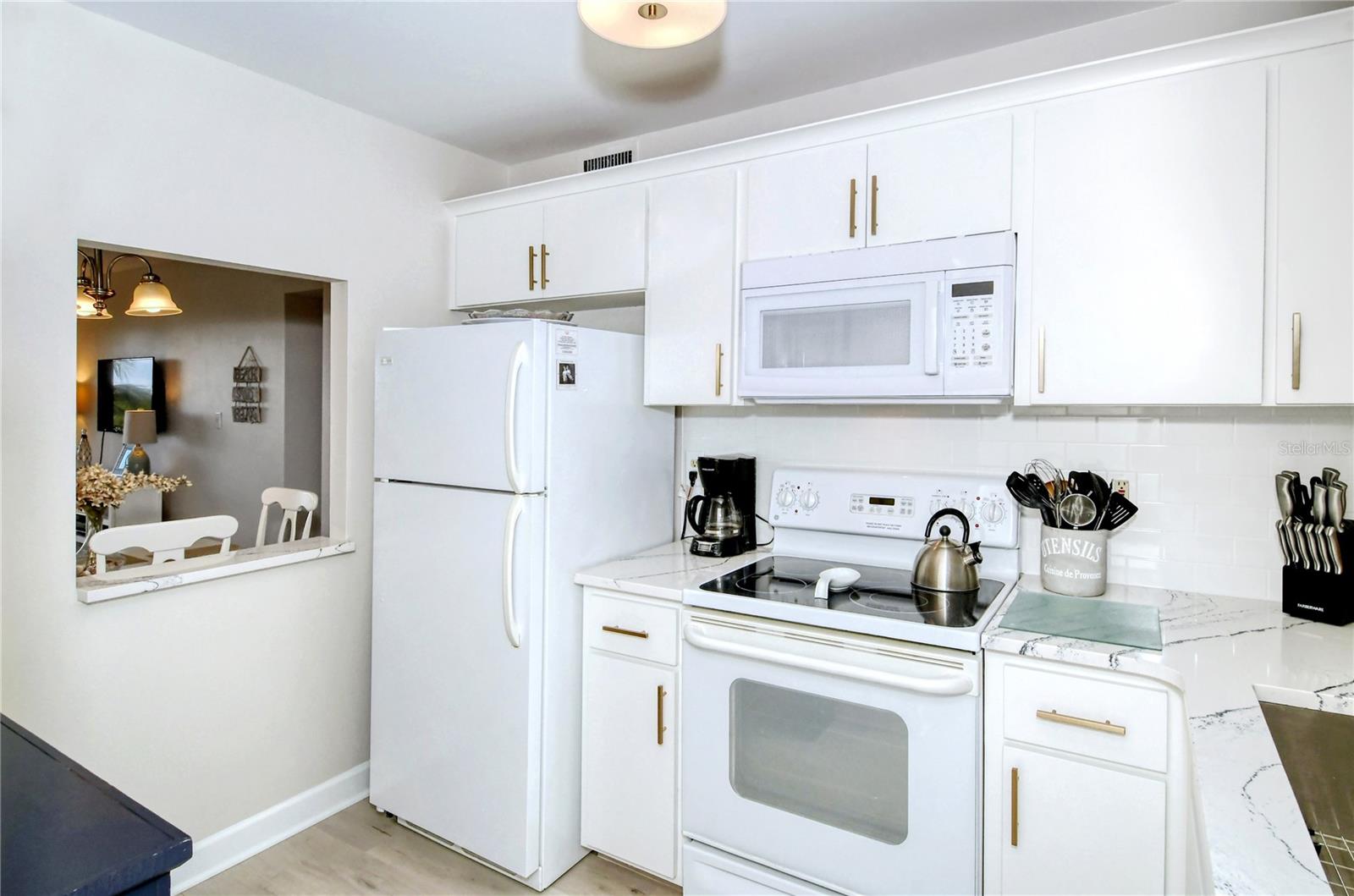 925 Beach Unit 310, Sarasota, FL 34242