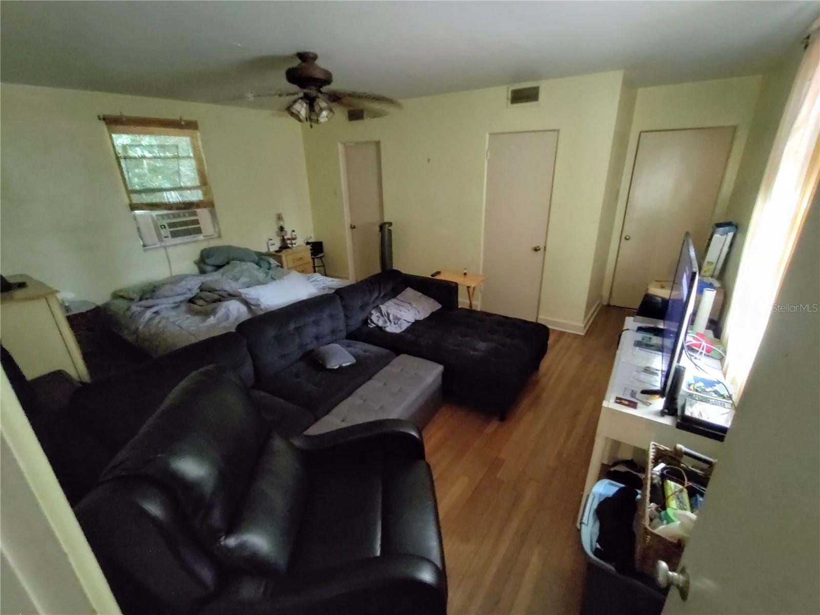 995 11th, Mount Dora, FL 32757