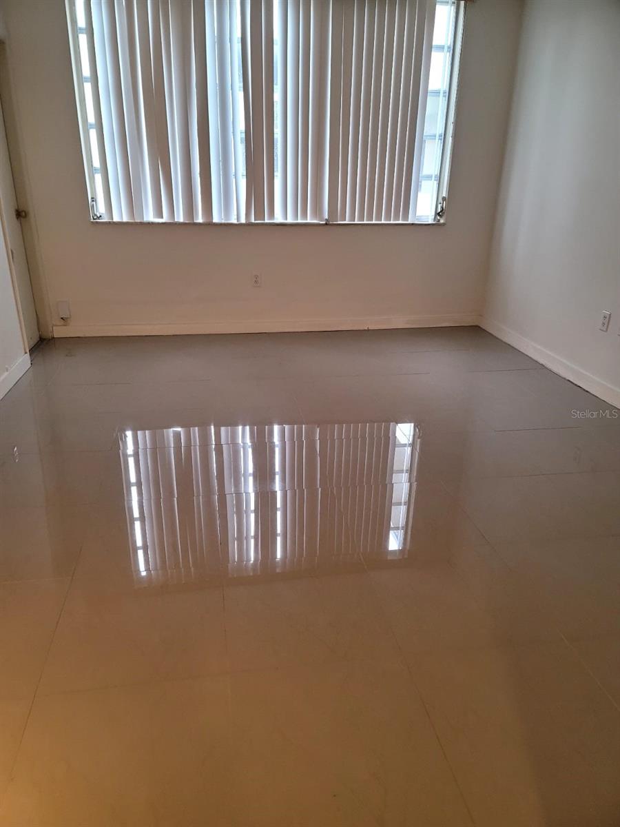 1690 191st Unit 315, Miami, FL 33179