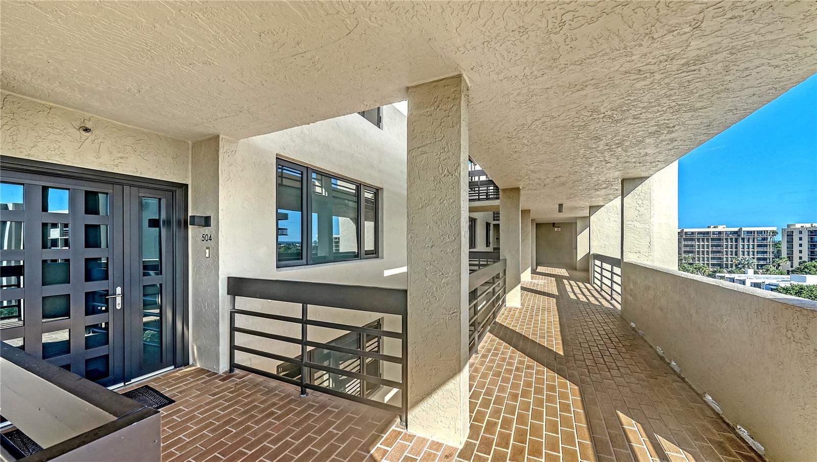 1055 Gulf of Mexico Unit 504, Longboat Key, FL 34228