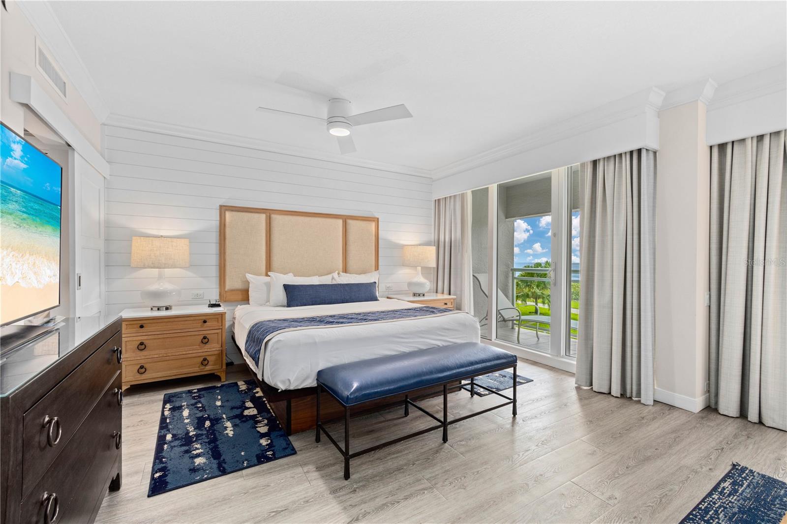240 Sands Point Unit 4102, Longboat Key, FL 34228