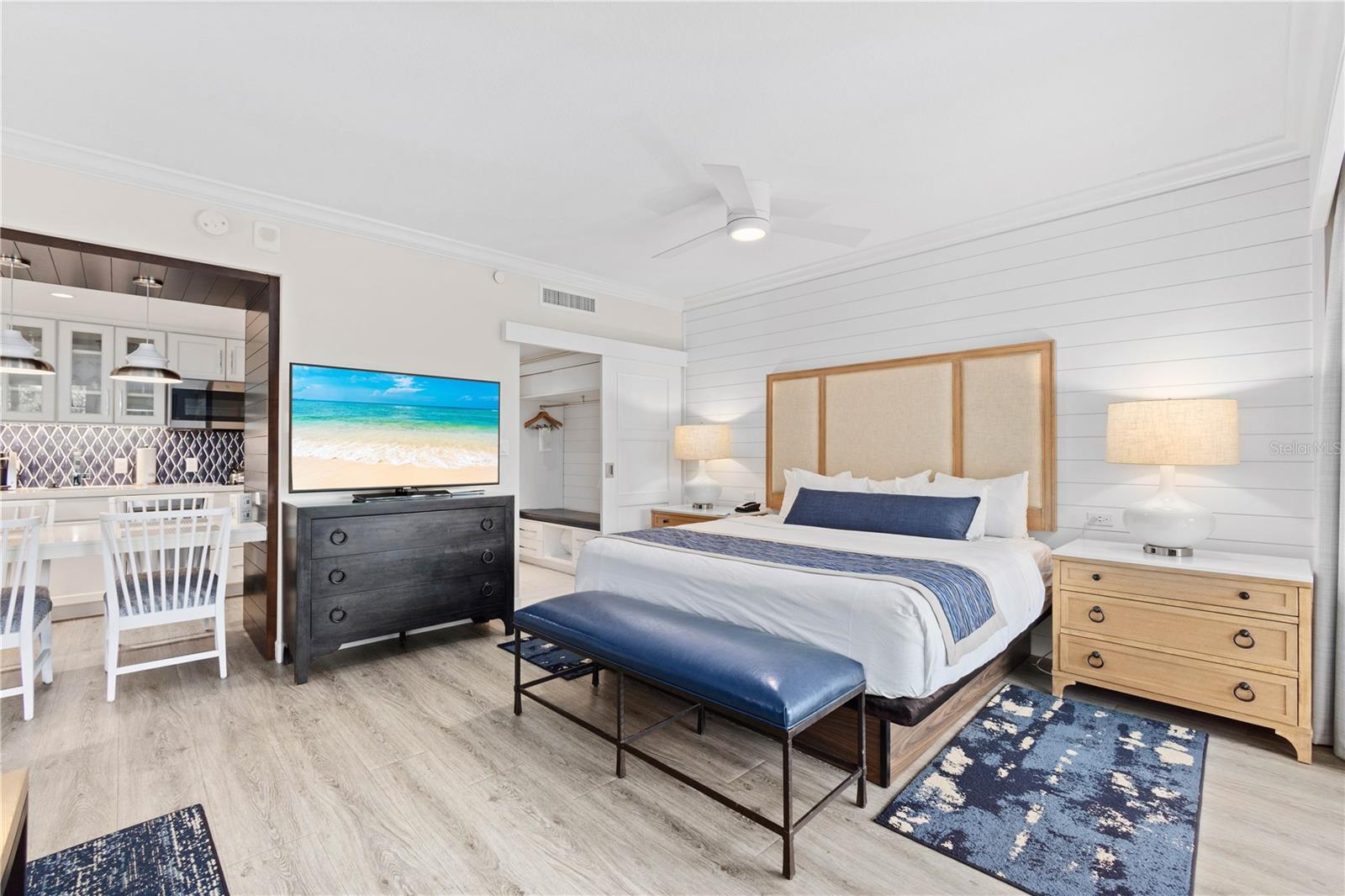 240 Sands Point Unit 4102, Longboat Key, FL 34228