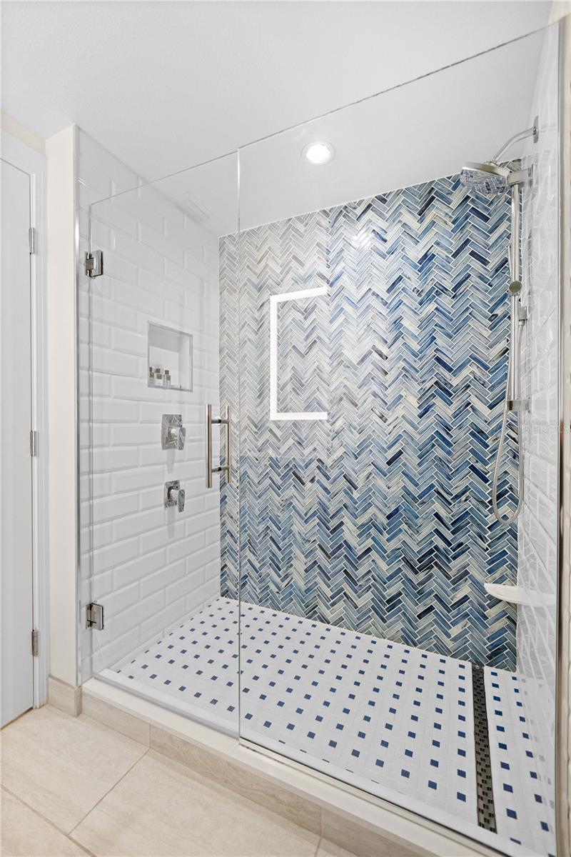 240 Sands Point Unit 4102, Longboat Key, FL 34228