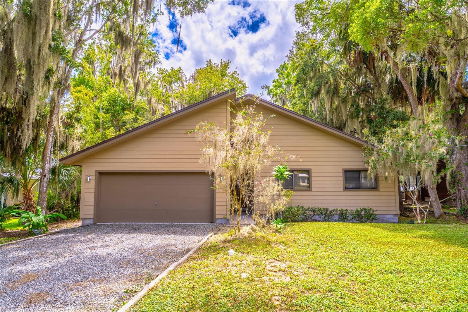 121 Lake George, Georgetown, FL 32139