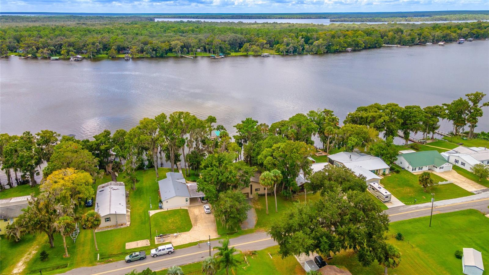 121 Lake George, Georgetown, FL 32139