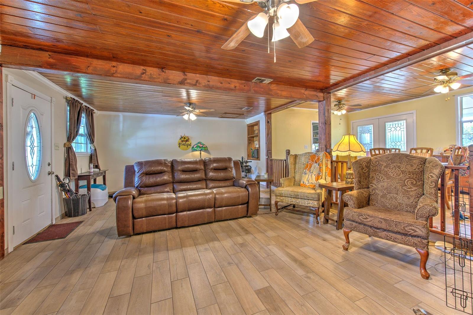 38708 9th, Zephyrhills, FL 33542