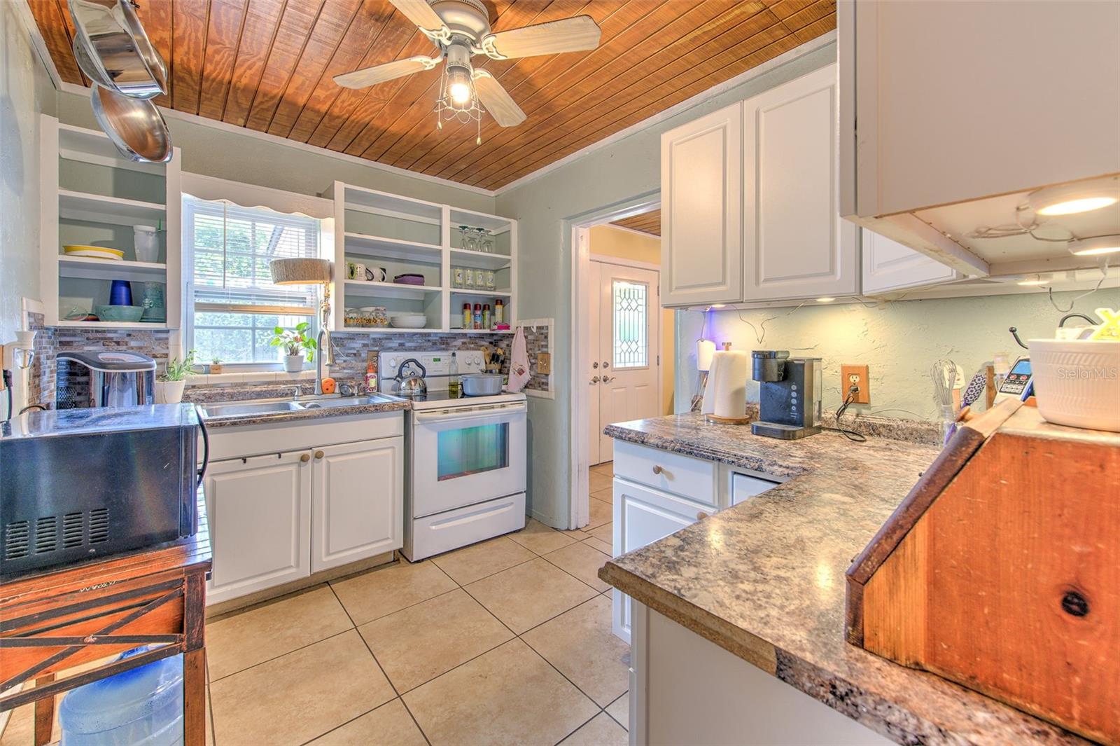 38708 9th, Zephyrhills, FL 33542