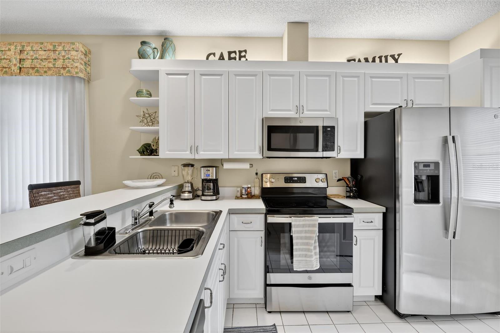 8512 54th Avenue, Bradenton, FL 34211
