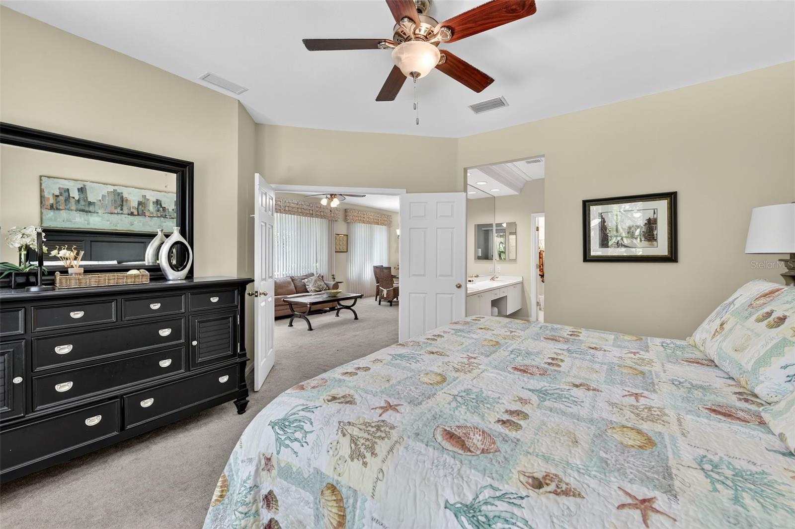 8512 54th Avenue, Bradenton, FL 34211