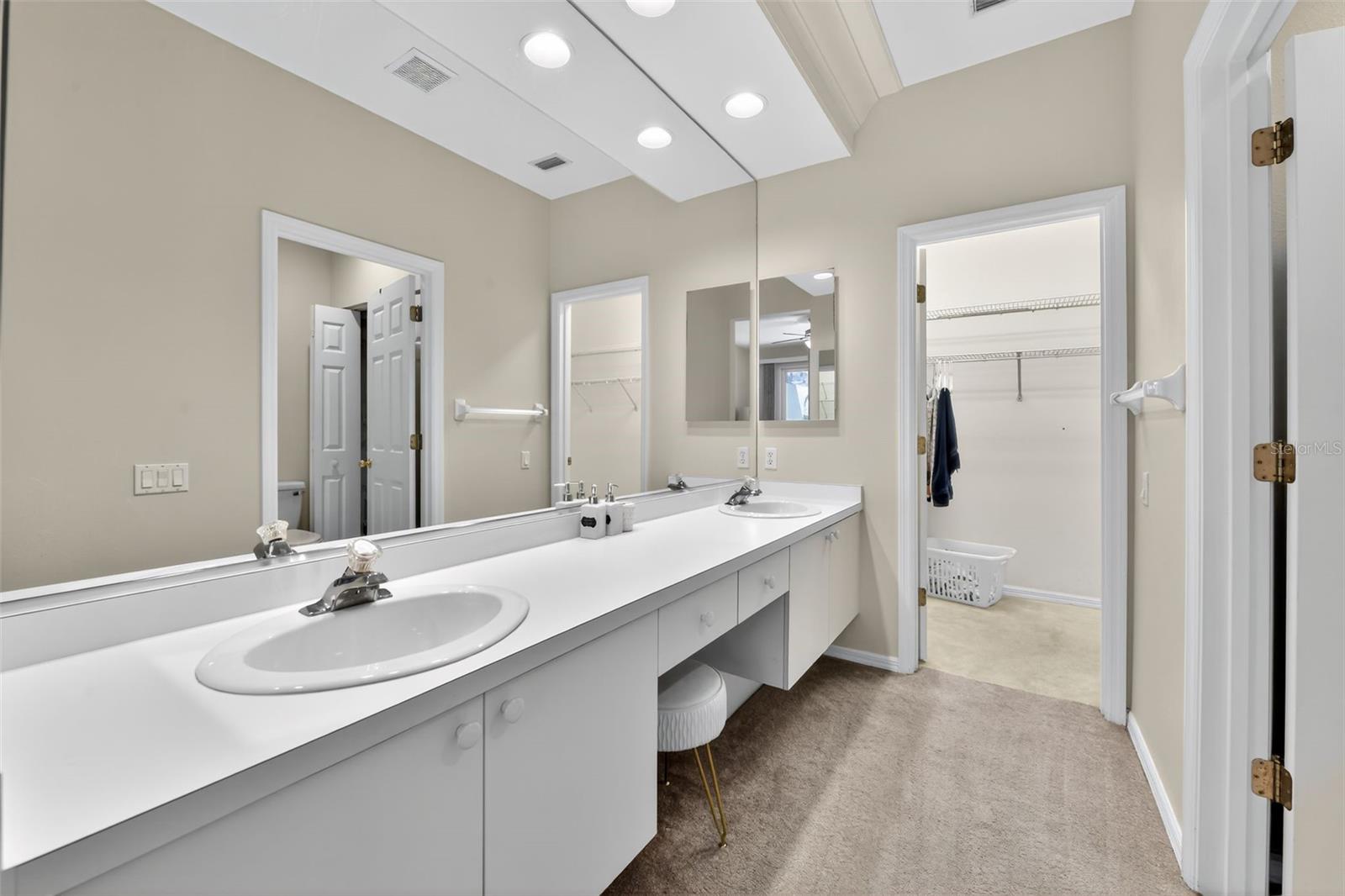 8512 54th Avenue, Bradenton, FL 34211