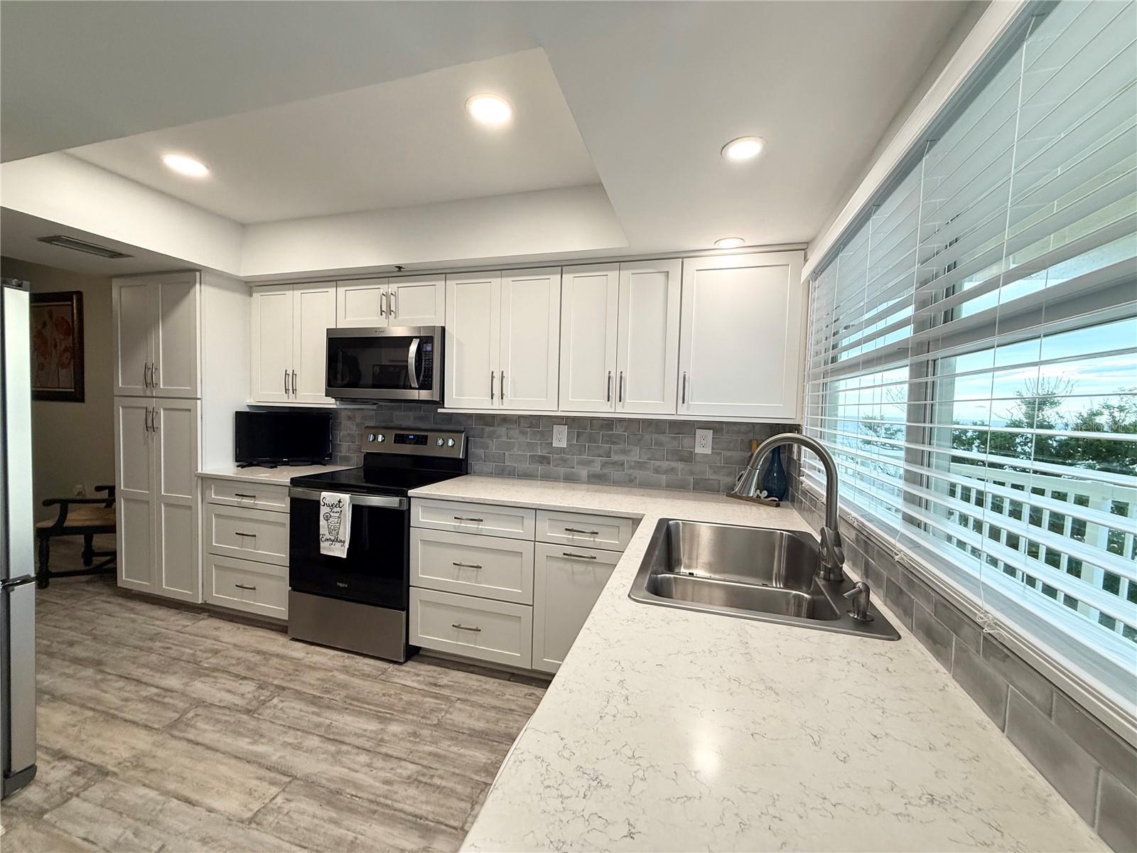 1480 Gulf Unit 304, Englewood, FL 34223