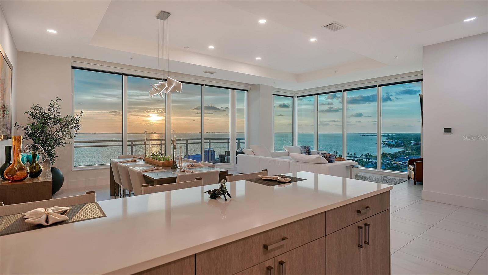 540 Tamiami Unit 1702, Sarasota, FL 34236