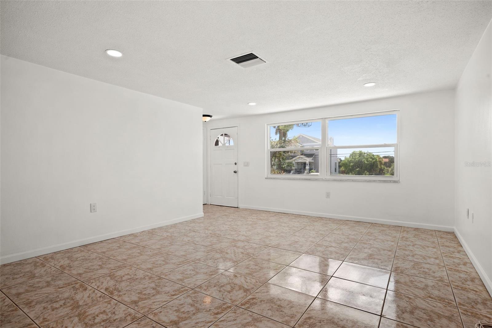 1010 Gulf, Tarpon Springs, FL 34689