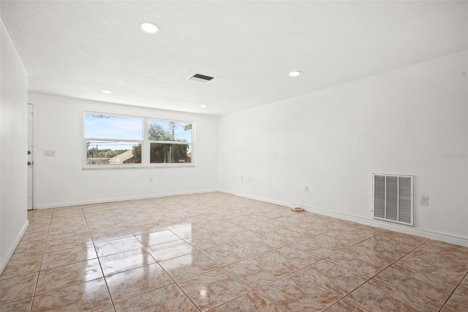 1010 Gulf, Tarpon Springs, FL 34689