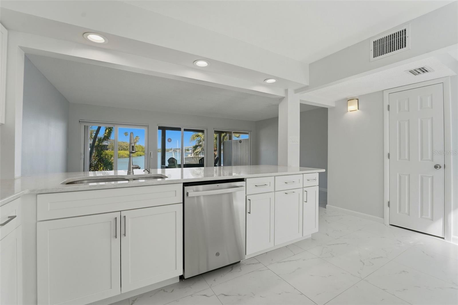 833 Gulf Unit 103, Indian Rocks Beach, FL 33785