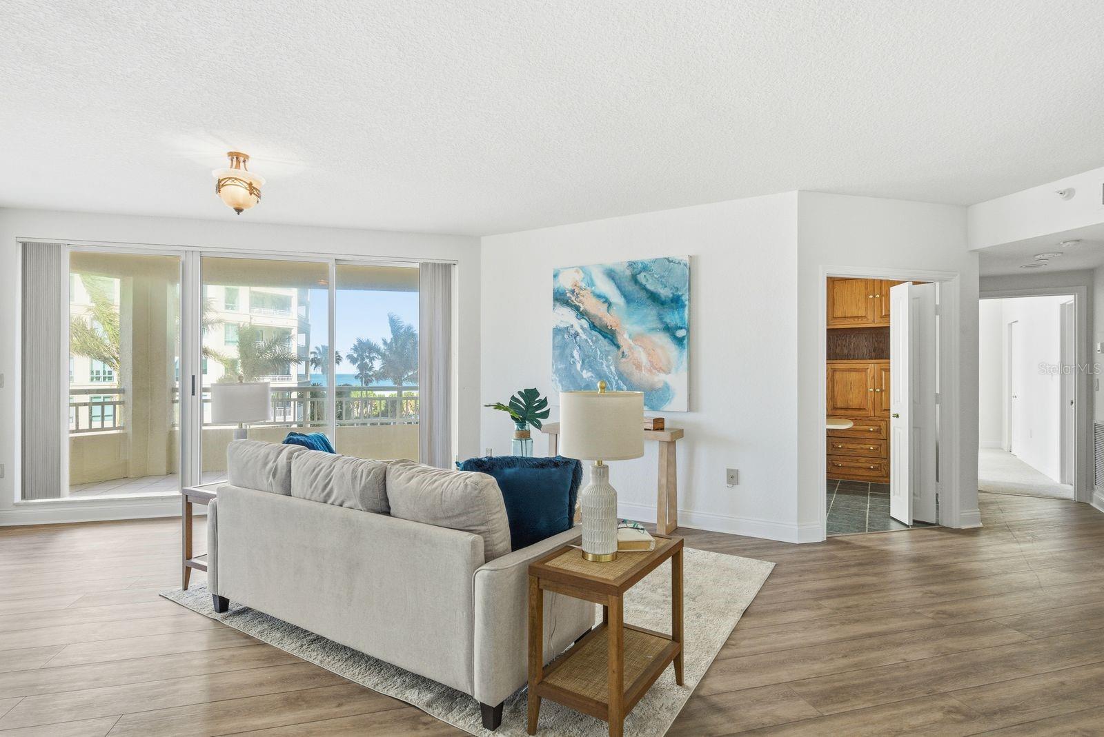 1170 Gulf Unit 305, Clearwater Beach, FL 33767