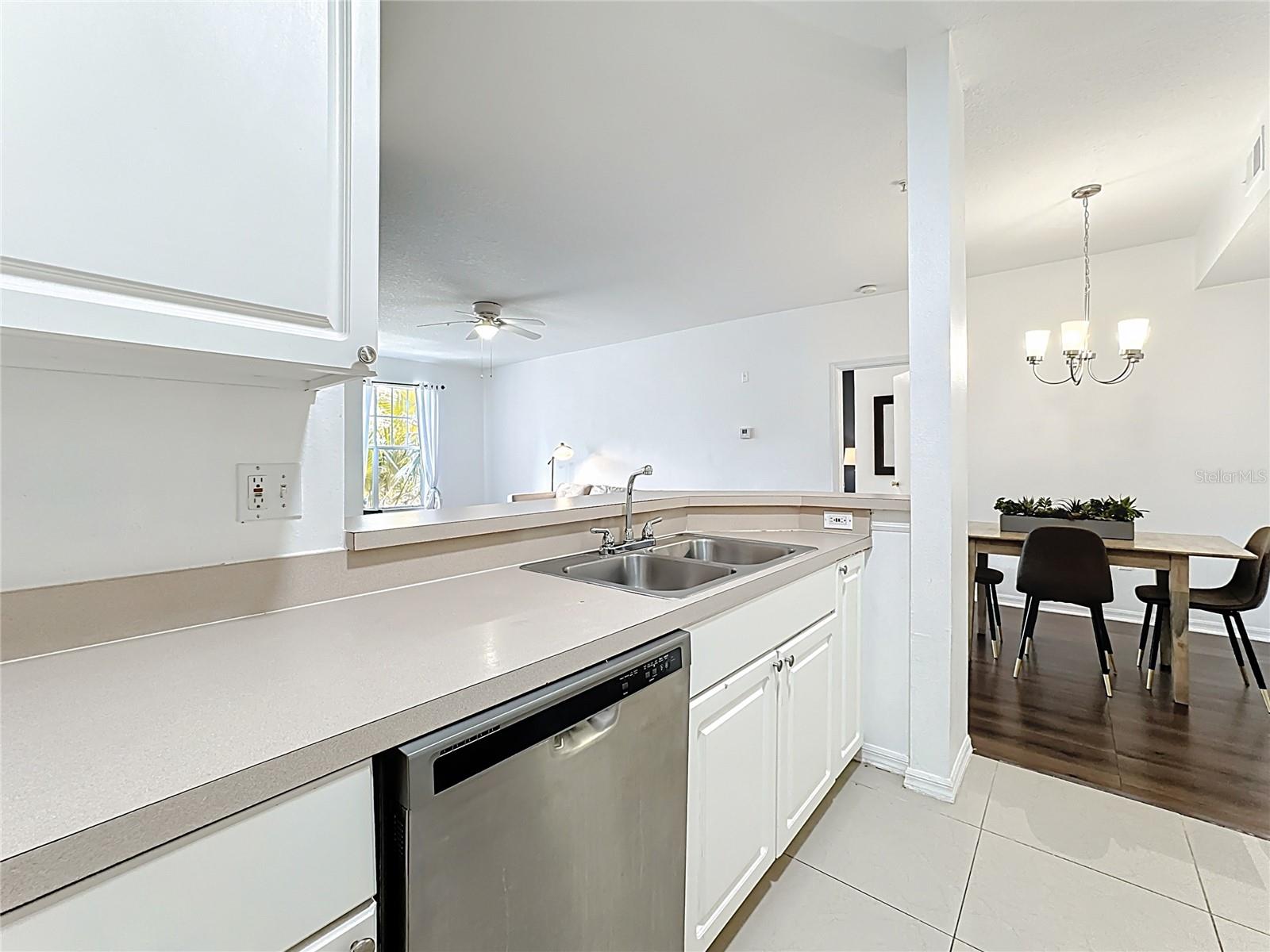 5548 Metrowest Unit 209, Orlando, FL 32811