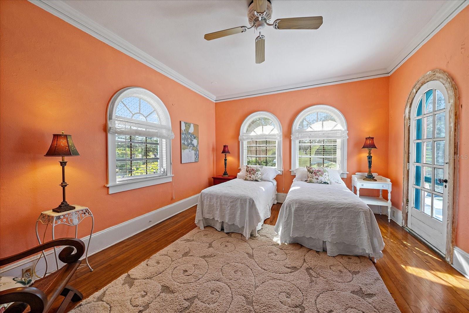 2830 Bay Shore, Sarasota, FL 34234