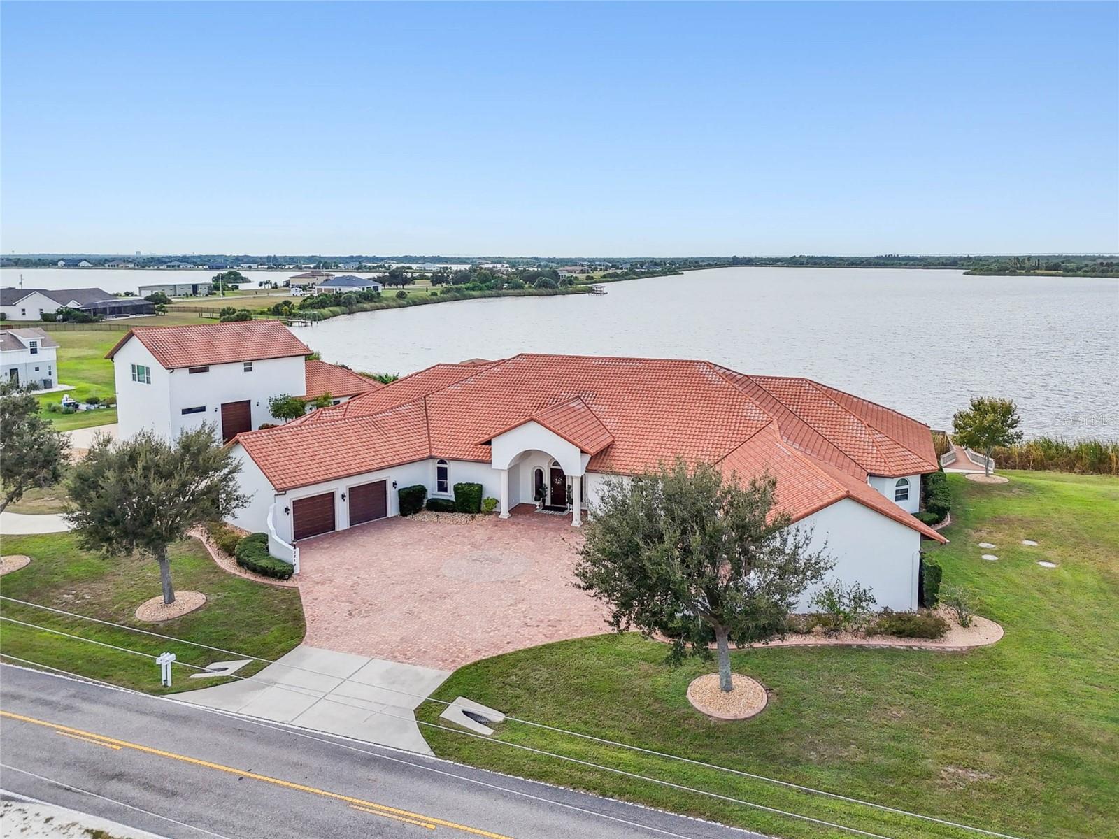 3215 Gulf City, Ruskin, FL 33570