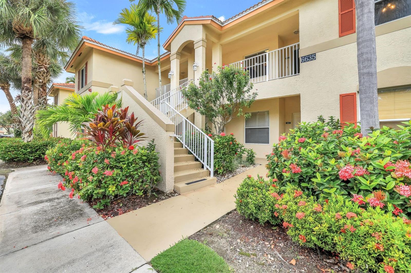 6635 Huntington Lakes Unit 202, Naples, FL 34119