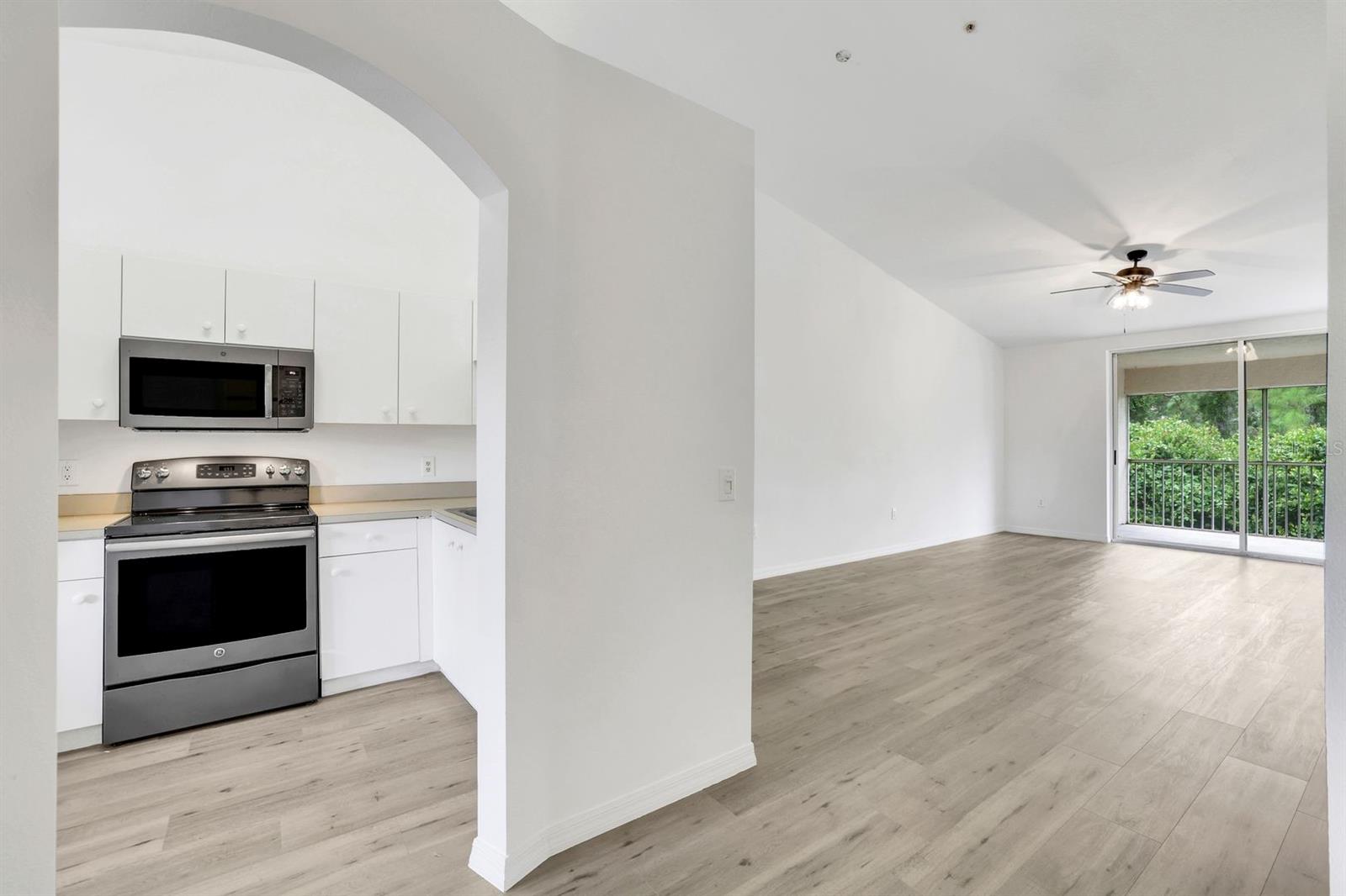 6635 Huntington Lakes Unit 202, Naples, FL 34119