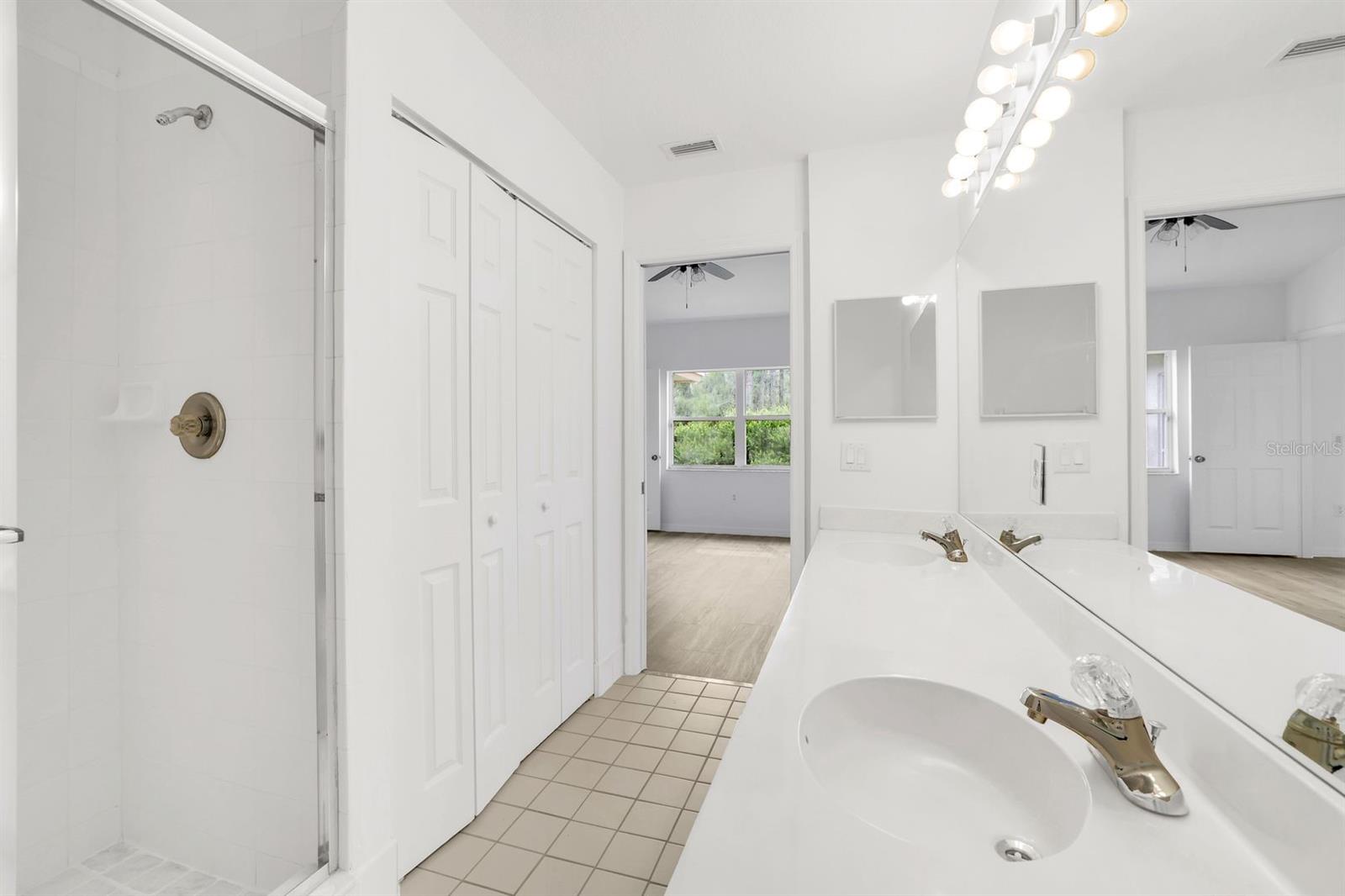 6635 Huntington Lakes Unit 202, Naples, FL 34119