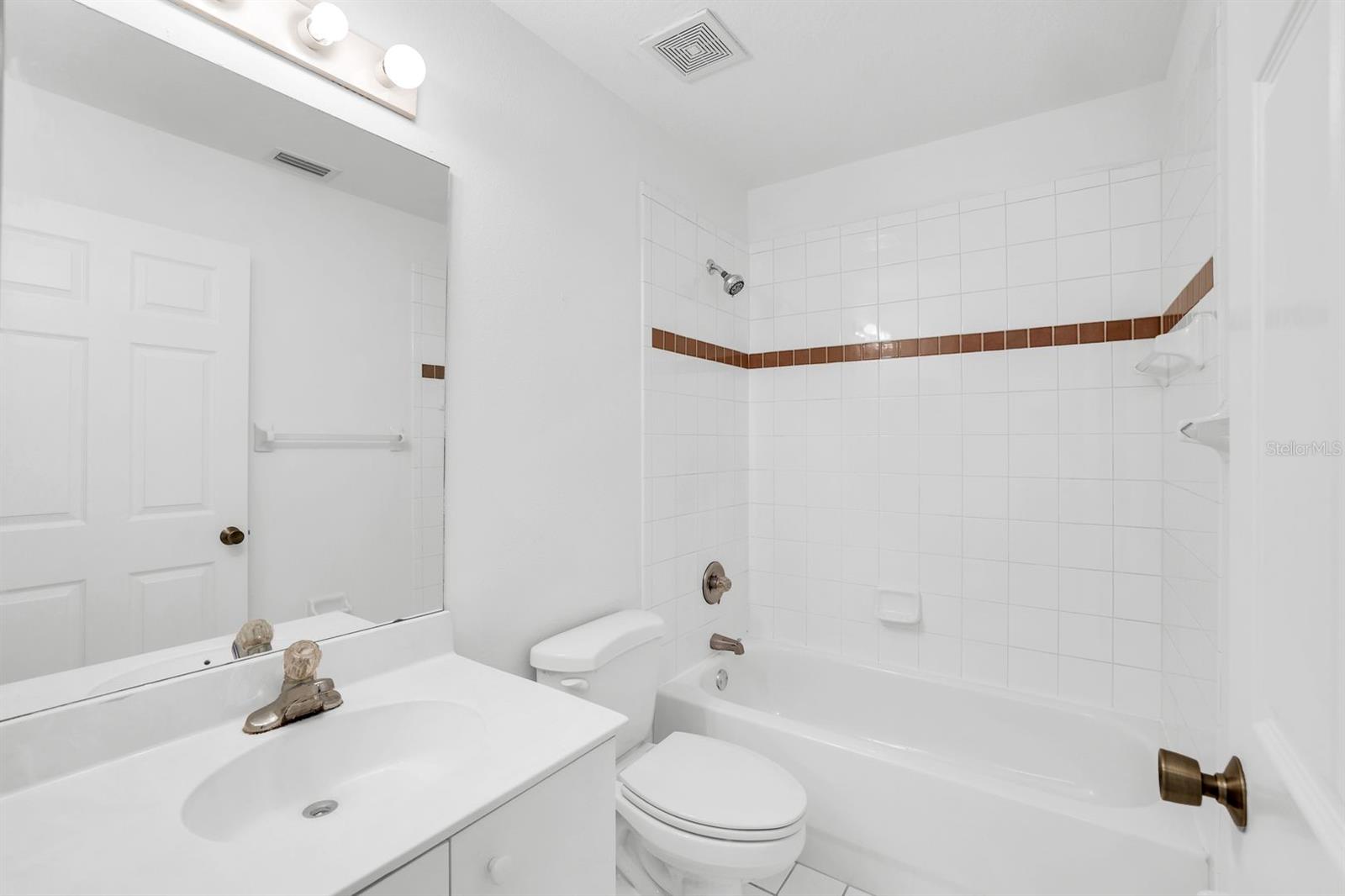 6635 Huntington Lakes Unit 202, Naples, FL 34119
