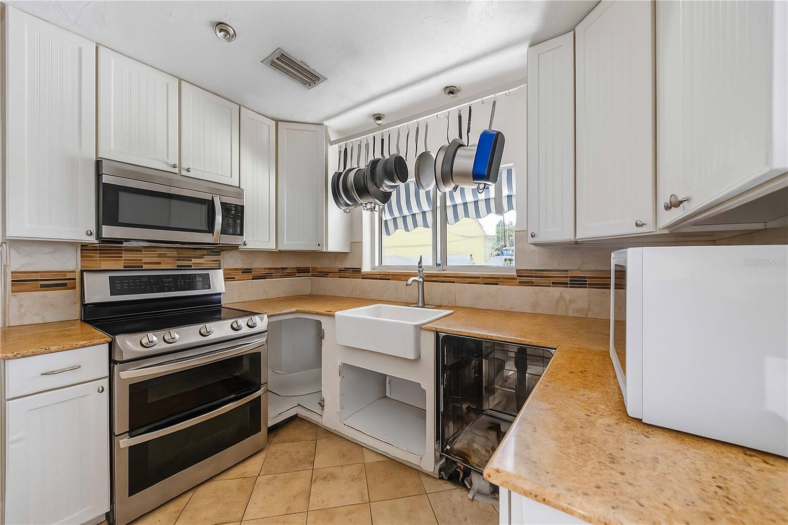 2507 Riverview, Bradenton, FL 34205