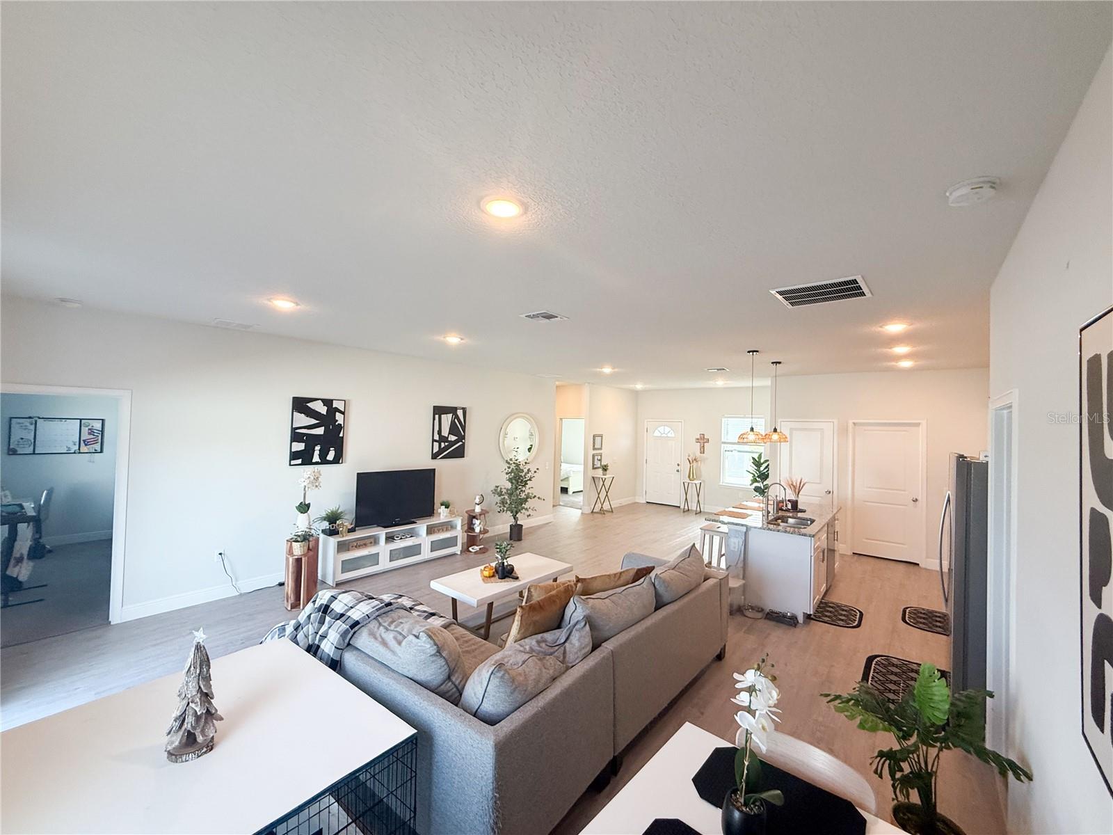 25 Zinnia, Kissimmee, FL 34759