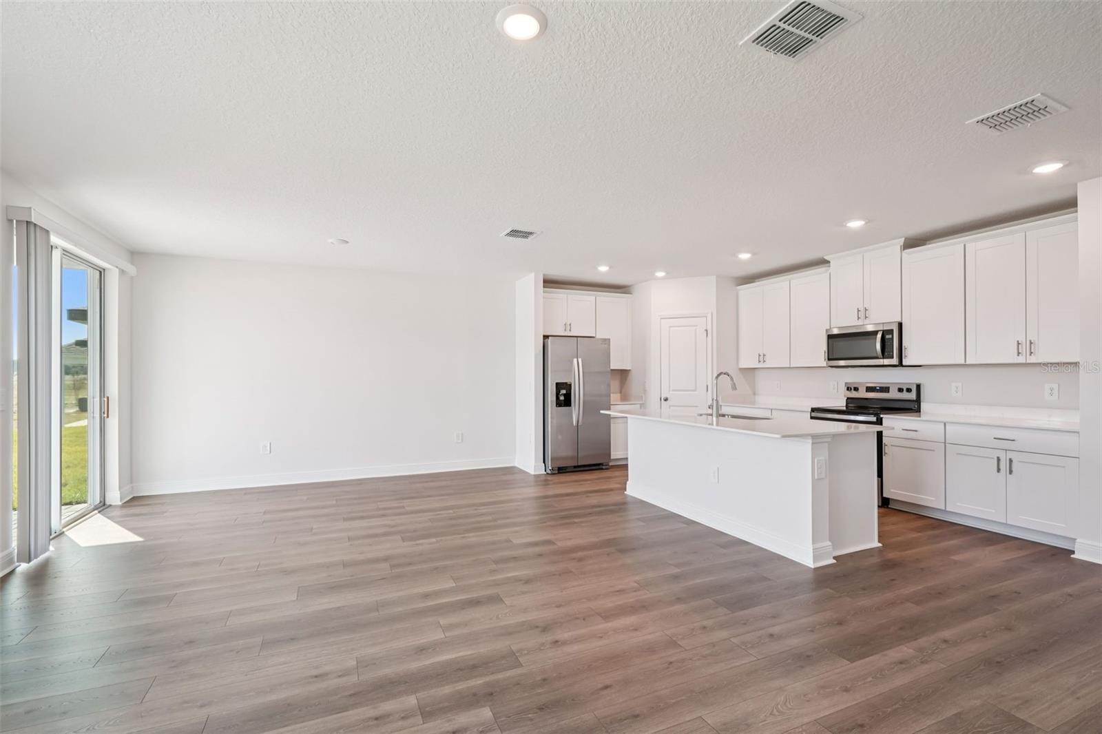 855 Sunshower, Lady Lake, FL 32159