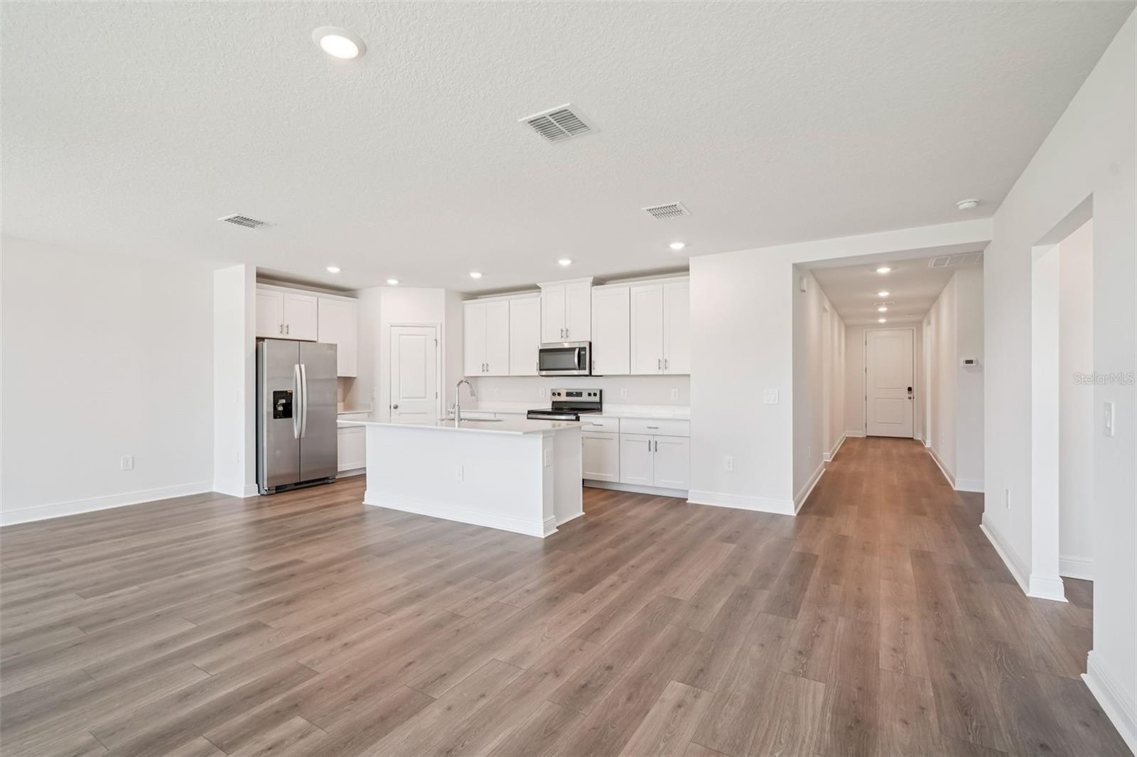 855 Sunshower, Lady Lake, FL 32159