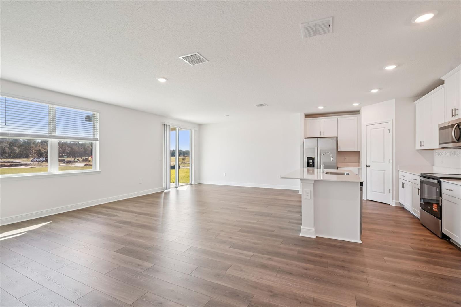 855 Sunshower, Lady Lake, FL 32159
