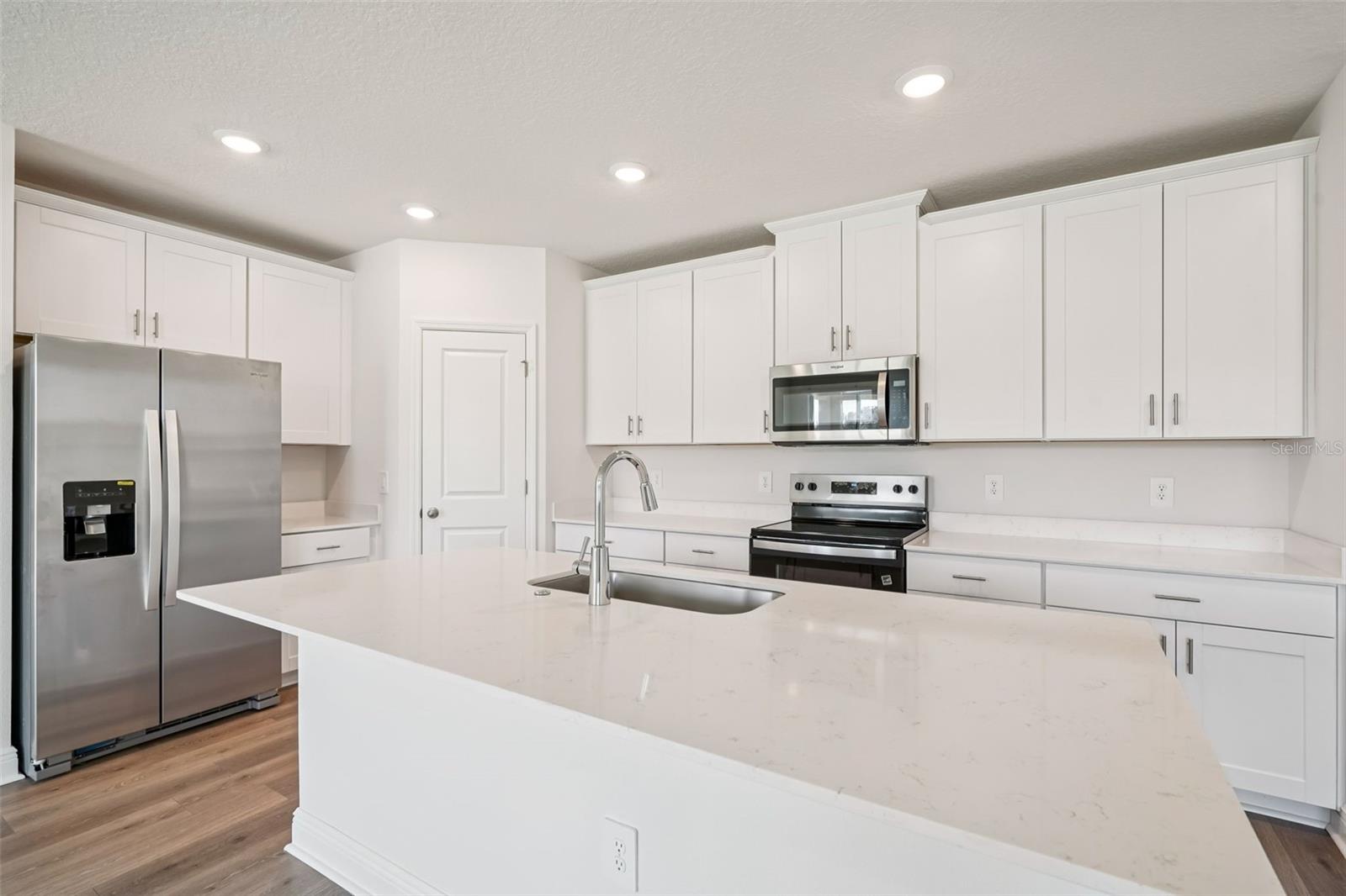 855 Sunshower, Lady Lake, FL 32159