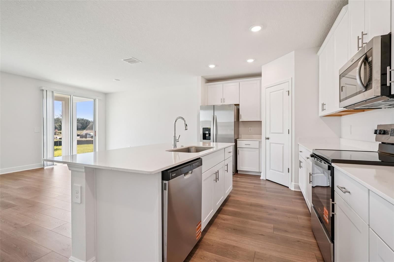 855 Sunshower, Lady Lake, FL 32159
