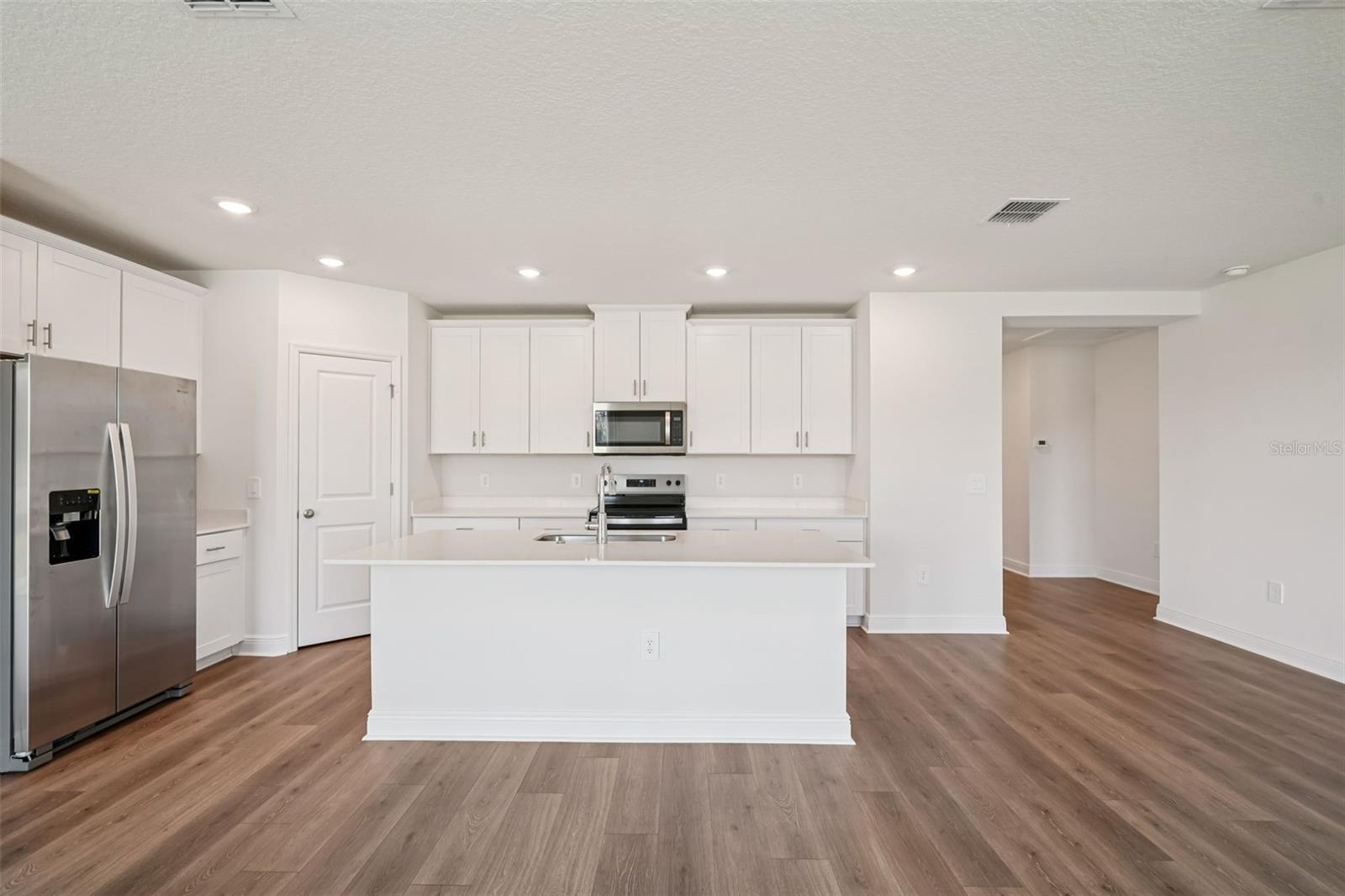 855 Sunshower, Lady Lake, FL 32159