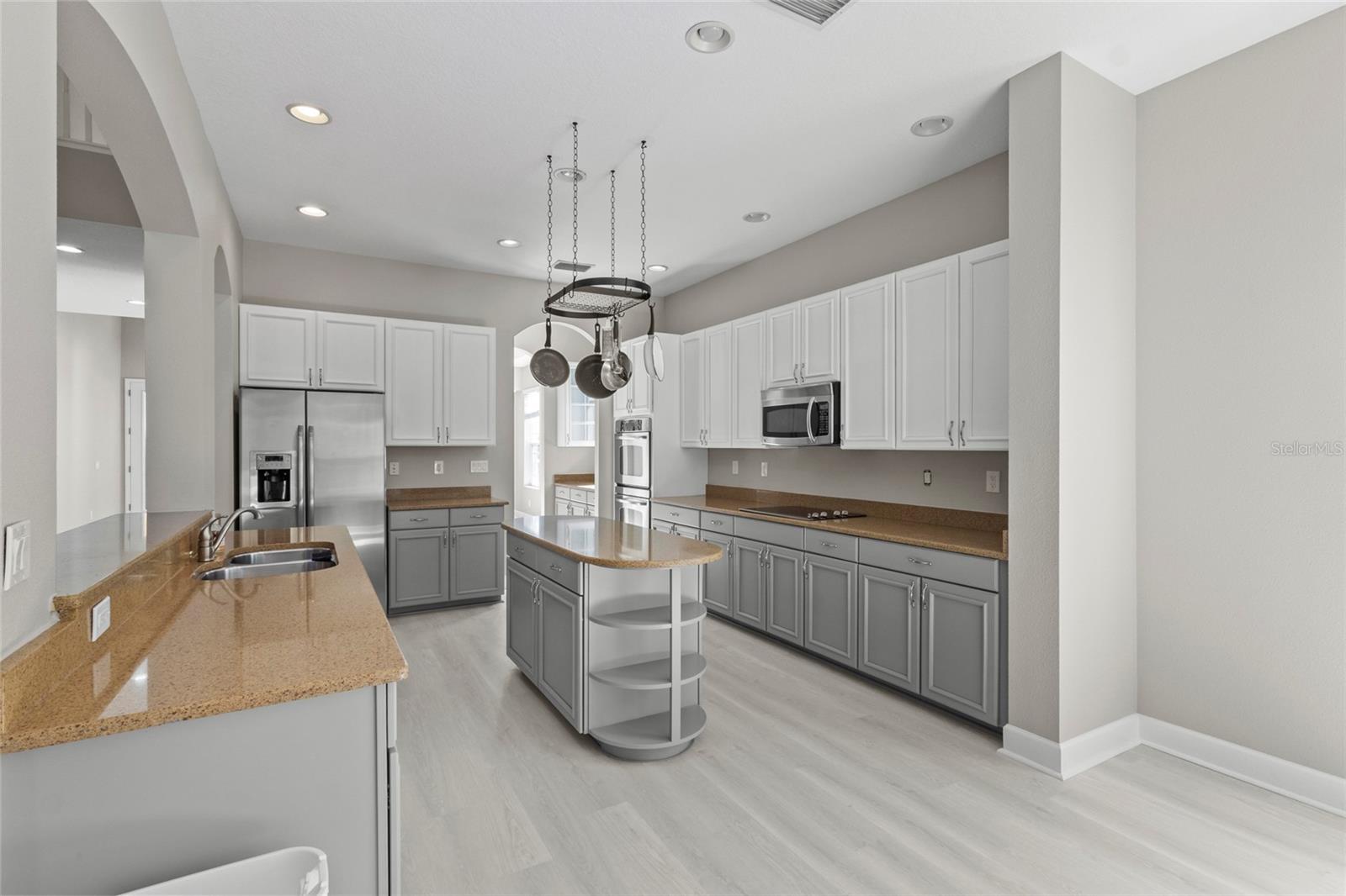 8134 Santa Rosa, Sarasota, FL 34243