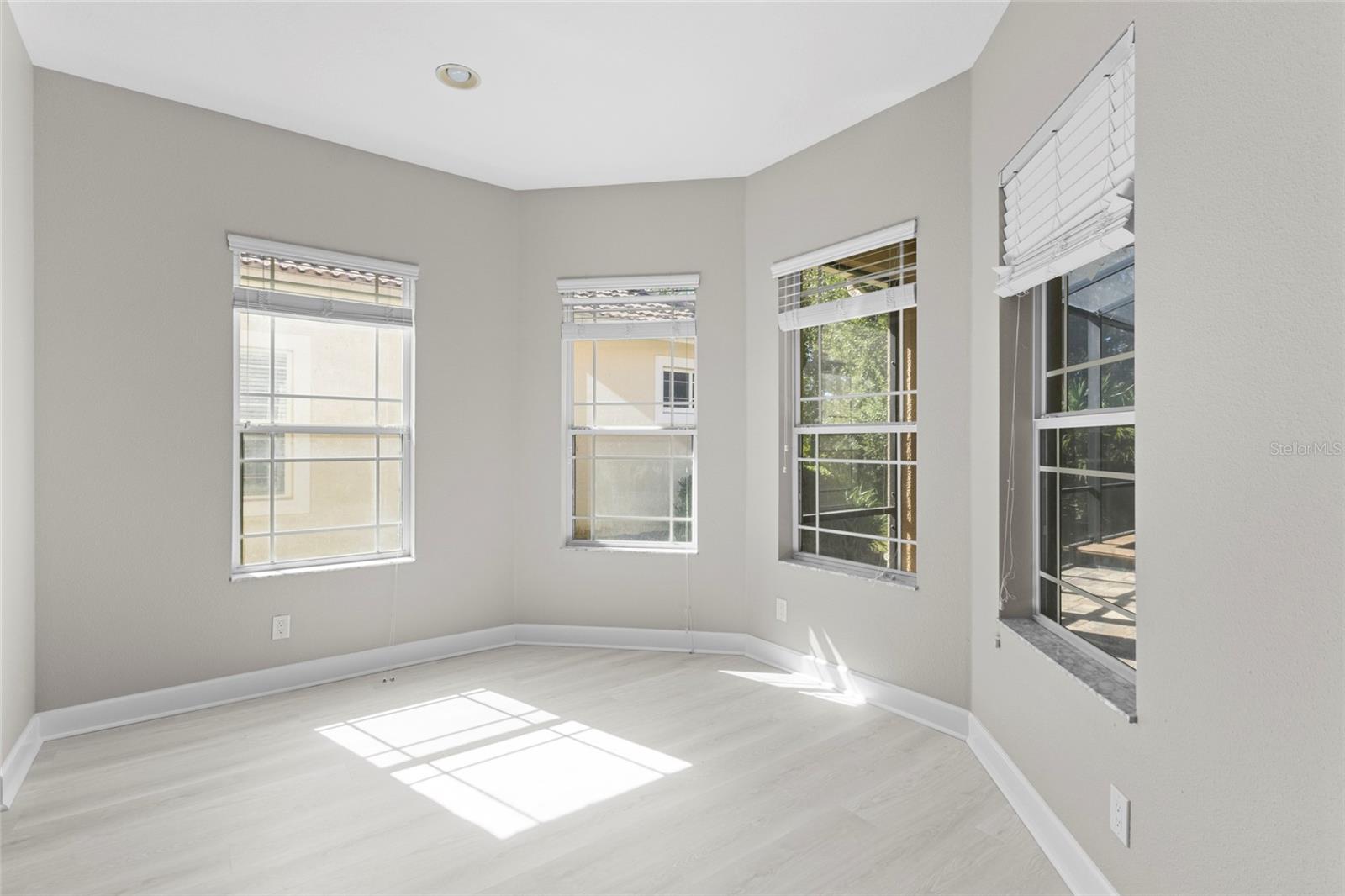 8134 Santa Rosa, Sarasota, FL 34243