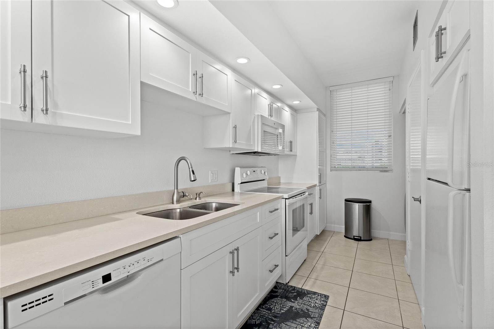 1065 Gulf of Mexico Unit 402, Longboat Key, FL 34228