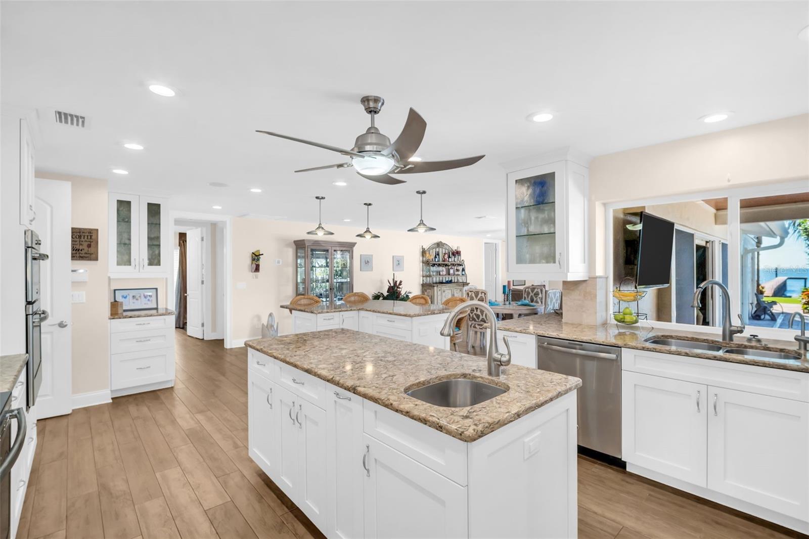 1100 Friendly, St Petersburg, FL 33705