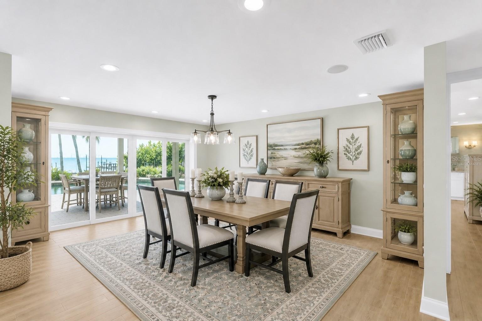 1100 Friendly, St Petersburg, FL 33705
