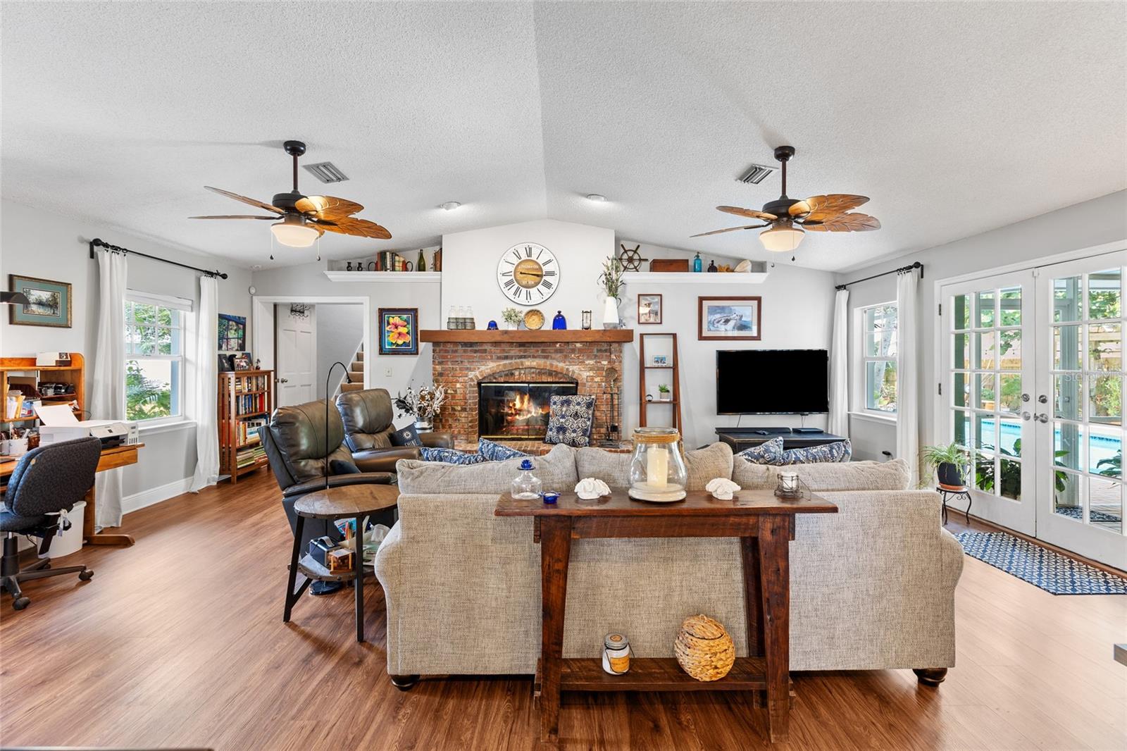 311 Sunset, St Petersburg, FL 33710