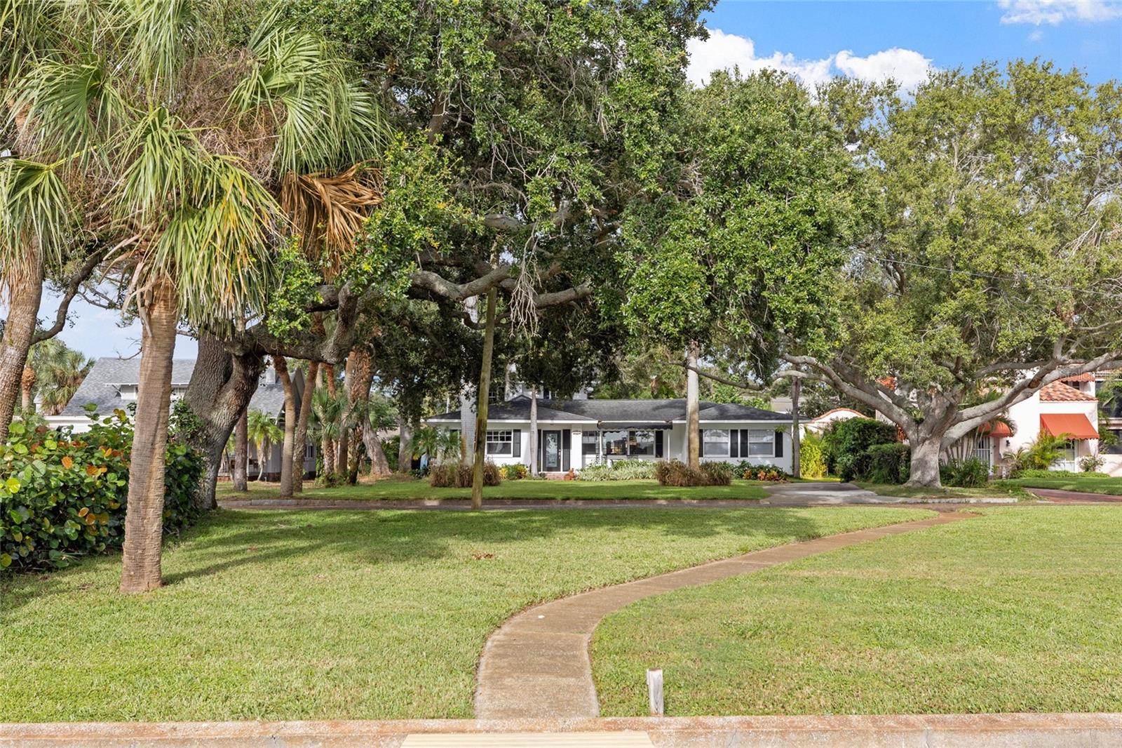 311 Sunset, St Petersburg, FL 33710