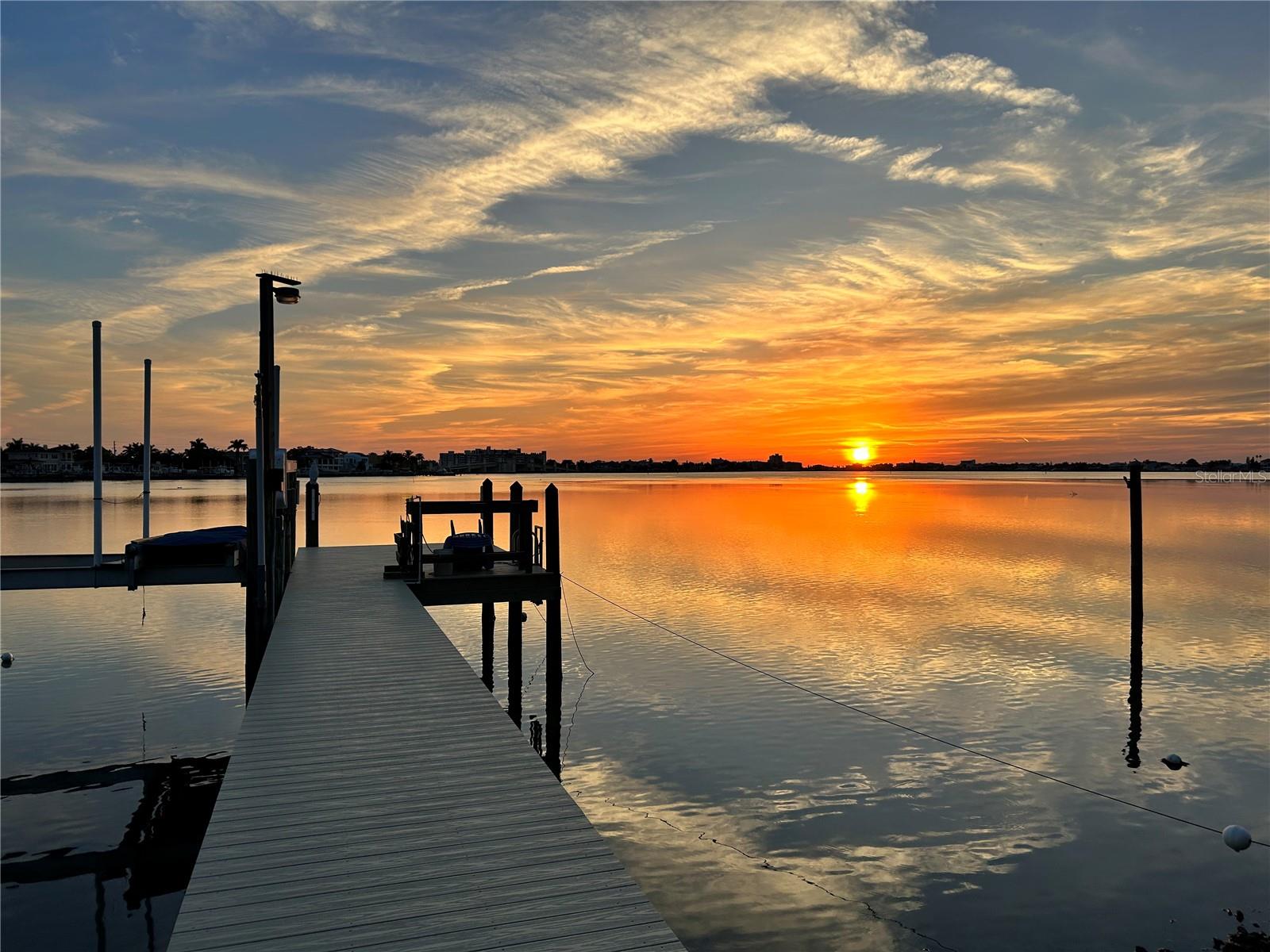 311 Sunset, St Petersburg, FL 33710