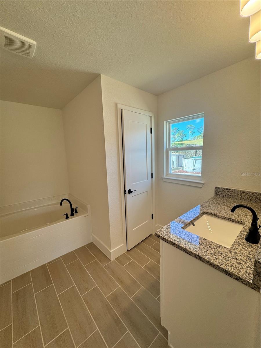 7933 Tropicaire Blvd., North Port, FL 34286