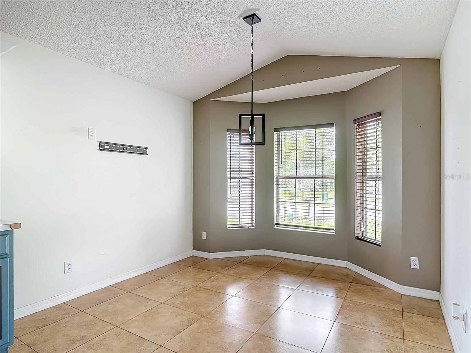 712 Spring Cavern, Orange City, FL 32763
