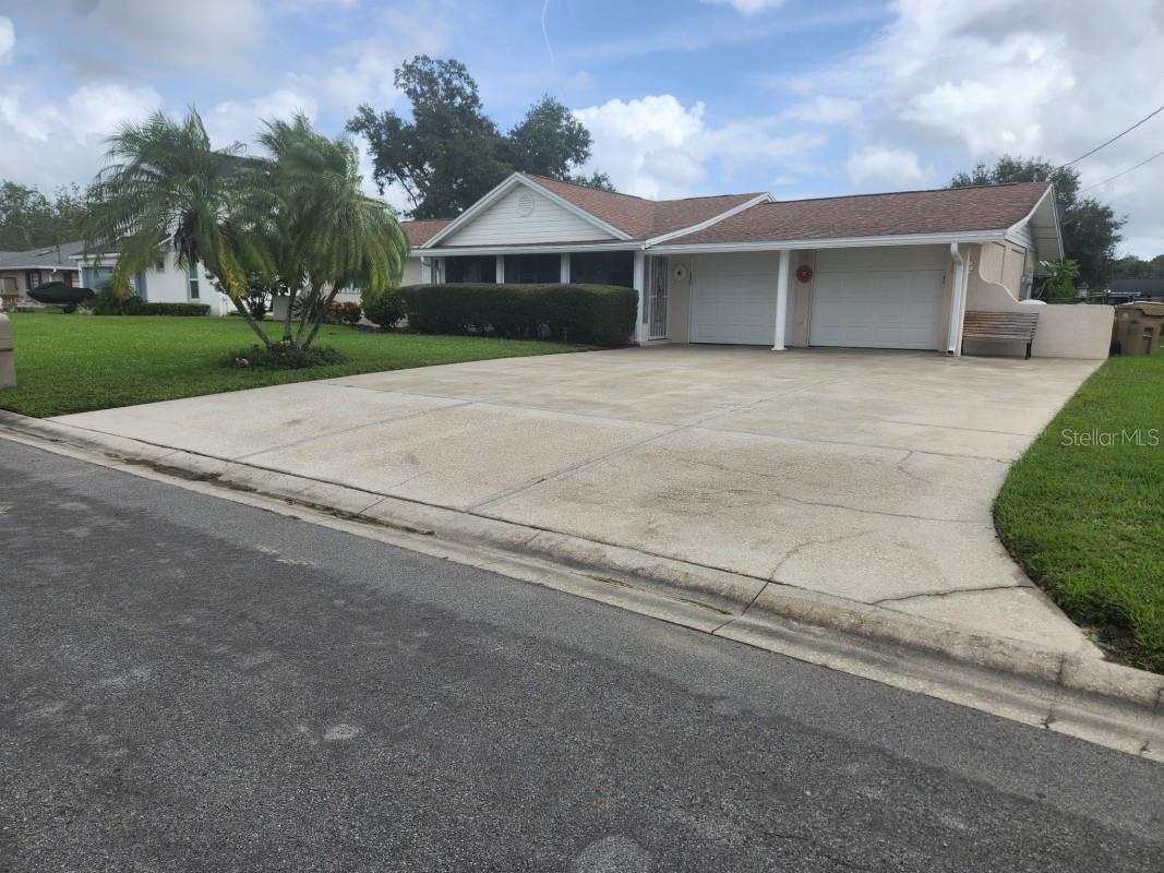 26630 Cayman, Tavares, FL 32778